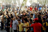 Συγκεντρώσεις διαμαρτυρίας και πορείες από πρόσφυγες στη Μυτιλήνη