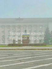 EKΤΑKTO: Υψώθηκε η σημαία της Ουκρανίας στη Χερσώνα