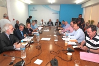 Πυρετός στα επιτελεία, ο χρόνος πιέζει για το «κλείσιμο» των ψηφοδελτίων