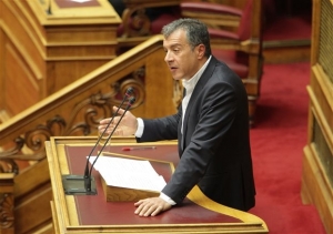 Στ. Θεοδωράκης: «Τρέχετε χωρίς φρένα»