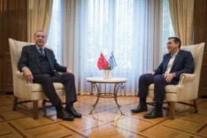 NYT: Σε κλοιό ο Τσίπρας για το άσυλο στον τούρκο στρατιωτικό