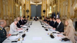 Mακρόν σε Στόλτενμπεργκ: Nα ξεκαθαρίσει τη θέση της η Τουρκία