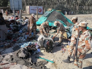 Πολύνεκρη σύγκρουση λεωφορείου με φορτηγό στο Πακιστάν