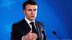 Μακρόν: Η Ουκρανία είναι έτοιμη για άνευ όρων εκεχειρία