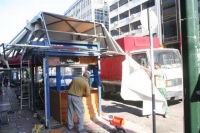 Απομάκρυνση εγκαταλελειμμένων περιπτέρων στον Πειραιά