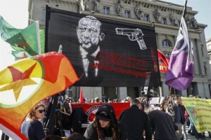Οργή της Άγκυρας για τη διαδήλωση στη Βέρνη υπέρ του «όχι» στο δημοψήφισμα