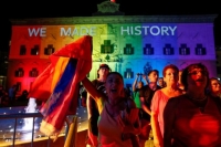 Με ευρύτατη πλειοψηφία εγκρίθηκε και στη Μάλτα ο γάμος ομόφυλων ζευγαριών