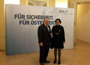 Ξυδάκης στη Βιέννη: Δεν σταματάς τους πρόσφυγες με φράχτες στη θάλασσα