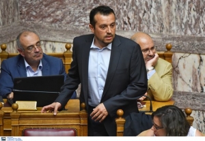Παππάς: «Αποτυχημένος υπουργός Οικονομικών ο διοικητής της ΤτΕ»