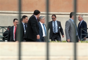 ΣΥΡΙΖΑ: «Πρωτοτυπία» η αποφυλάκιση μελών της Χρυσής Αυγής πριν τη δίκη