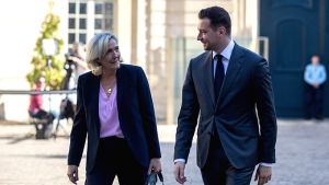 Δημοσκοπήσεις δείχνουν: Ένας στους τρεις Γάλλους προτιμά τον υποψήφιο της ακροδεξιάς στις προεδρικές εκλογές