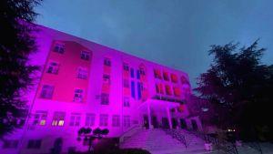 Ροζ φωτισμός στο νοσοκομείο «Γ. Παπανικολάου» για την πρόληψη του καρκίνου του μαστού