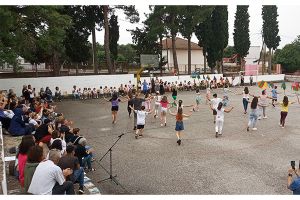 Παράσταση αφιερωμένη στο Μ. Θεοδωράκη παρουσίασαν οι μαθητές του Δημοτικού και του Νηπιαγωγείου Π. Αγιονερίου