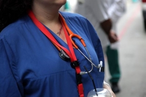 Γιατροί: Κλειστές παραμένουν οι πόρτες νοσοκομείων σε ανασφάλιστους