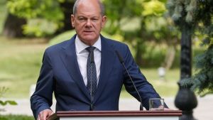 Σολτς: «Να δοθεί καθεστώς υποψήφιας χώρας προς ένταξη στην ΕΕ σε Ουκρανία και Μολδαβία»