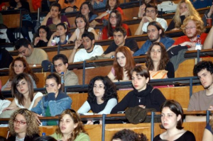 Στα ύψη η αναλογία καθηγητών - φοιτητών σε ΑΕΙ και ΤΕΙ