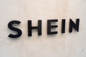 Σοβαρές καταγγελίες για Shein | Συνθήκες γαλέρας με 12ωρα χωρίς διάλειμμα και μισθούς πείνας