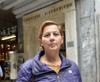 Μια γραμματέας με «κόκκινα γάντια»