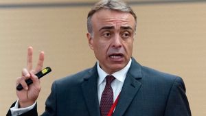 Αντώνης Αρμούντας (Χάρβαρντ, ΜΙΤ): Πώς τα Μεγάλα Γλωσσικά Μοντέλα Τεχνητής Νοημοσύνης μπορούν να βοηθήσουν ασθενείς και γιατρούς