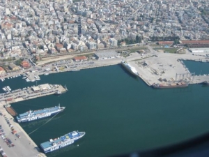 Ξεκινούν διαγωνισμοί για 10 λιμάνια