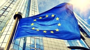 Κομισιόν: Αποφασίσαμε να αναστείλουμε τους δασμούς