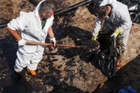 Μήνυση κατά παντός υπευθύνου από τους δήμους Πειραιά και Γλυφάδας