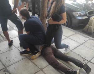 Θεσσαλονίκη: Πολίτες ακινητοποίησαν ληστή λίγο πριν μπει σε χρυσοχοείο
