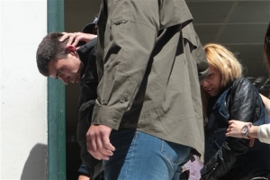 Οι πρώτες ώρες του πατέρα της Αννυ στη φυλακή