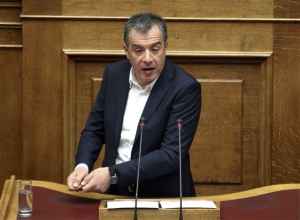 Θεοδωράκης: Να ενώσουμε όλοι τις φωνές μας να μην κλείσουν τα σύνορα