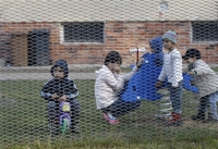 Πρόσφυγες σε κέντρο κράτησης στην Τσεχία ξεκινούν απεργία πείνας