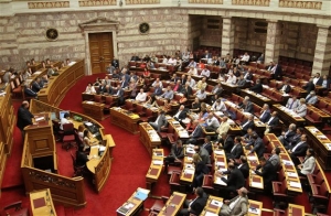 Βουλή: Ψηφίστηκε το νομοσχέδιο για τα προαπαιτούμενα - Επιβεβαιώνεται το βαθύ ρήγμα στον ΣΥΡΙΖΑ