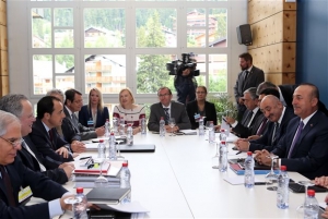 Κυπριακό: Δυσαρέσκεια σε Αθήνα και Λευκωσία από τις ακροβασίες Άιντε για πρόσκληση των Πρωθυπουργών Ελλάδος και Τουρκίας