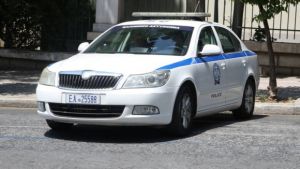 Σε 4 γλώσσες και 2 διαλέκτους το ηχητικό μήνυμα από τα περιπολικά για την απαγόρευση συνωστισμού (Audio)
