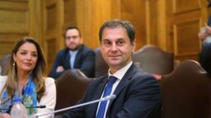 Θεοχάρης: Άνοιγμα του τουρισμού χωρίς εκπτώσεις στην υγεία πολιτών και τουριστών