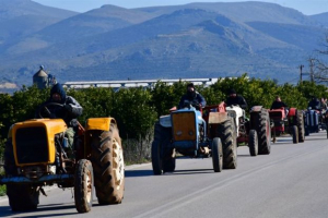 Στους δρόμους οι αγρότες της Αιτωλοακαρνανίας και της Ηλείας