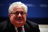 Τι απαντά ο Κων. Τζαβάρας στον Πρωθυπουργό