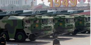 Οι ανησυχίες των ΗΠΑ για τις δυνατότητες των κινεζικών βαλλιστικών πυραύλων κατά πλοίων που φτάνουν στη δυτική ακτή