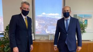 Συνάντηση Πάιατ – Χατζηδάκη: Έχει διευρυνθεί σημαντικά η παρουσία των ΗΠΑ στην Ελλάδα