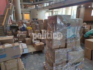 Θεσσαλονίκη: Η αλληλεγγύη για τους σεισμόπληκτους «έκλεισε» το ισόγειο του δημαρχείου (ΒΙΝΤΕΟ &amp; ΦΩΤΟ)