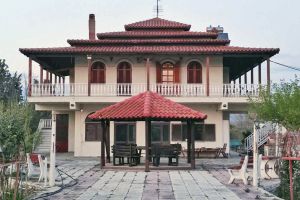 ΠΩΛΕΙΤΑΙ οικοδομή εξαιρετικής κατασκευής στον κόμβο Δροσάτου – Δοϊράνης