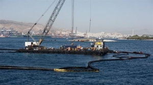 Βρέθηκε το πλοίο για να συνεχιστεί η απάντληση των καυσίμων του Αγια Ζωνη ΙΙ