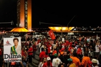 Δέκα λεπτά δημοσιότητας για τους γερουσιαστές που ξηλώνουν την Ρουσέφ