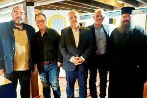 ‘’Ο άνεμος χόρεψε ανάμεσα στις καλαμιές’’ υπό βροχή χθες στην Καπναποθήκη της Αυστροελληνικής