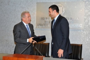 Κικίλιας προς Αβραμόπουλο: Βοηθήστε αμερόληπτα την Ελλάδα