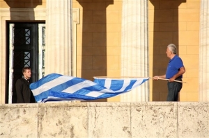 Σε εξέλιξη μεγάλη συγκέντρωση υπέρ του «όχι» στο Σύνταγμα