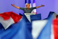 Η ΕΕ κλυδωνίζεται, η Aκροδεξιά επελαύνει