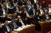 Η ΝΔ ρωτά την κυβέρνηση για τη συμμετοχή μελών της σε εξωχώριες