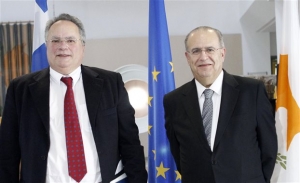 Κοτζιάς - Κασουλίδης: Να απομακρυνθούν τα τουρκικά στρατεύματα κατοχής