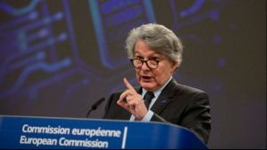 Πολωνία: Ο Μπρετόν λέει ότι δεν θα υπάρξει Polexit