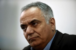 Παράθυρο για νέες προσλήψεις στους δήμους από Σκουρλέτη